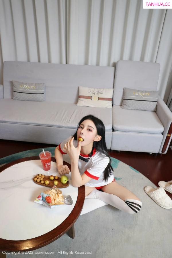   [XiuRen]高清写真图 2025.12.16 No.11110 许微微呀 情趣捆绑第20张图片